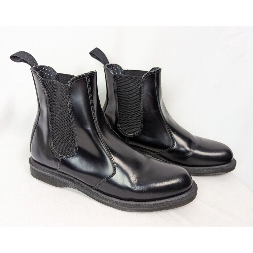 Dr. Martens Docs sz. 9 L Flora Chelsea Boot Smooth Patent Leather Solid Black